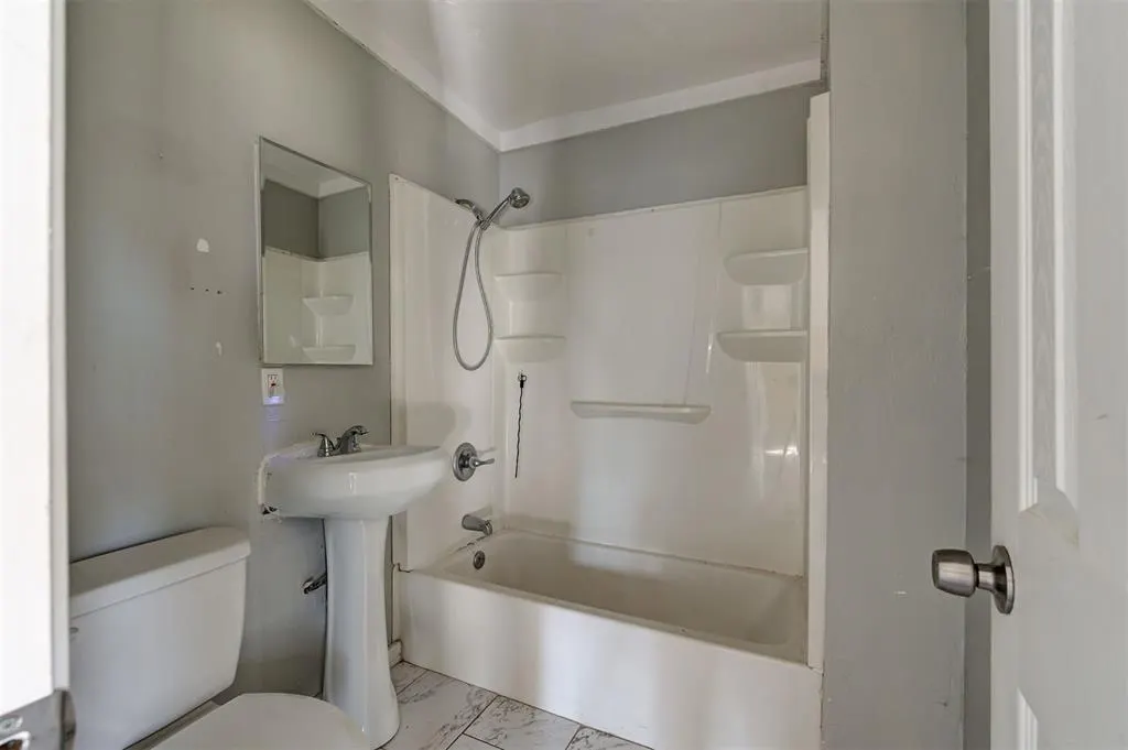 Photo 12 — 1801 E Madison Street, Oklahoma City, OK 73111