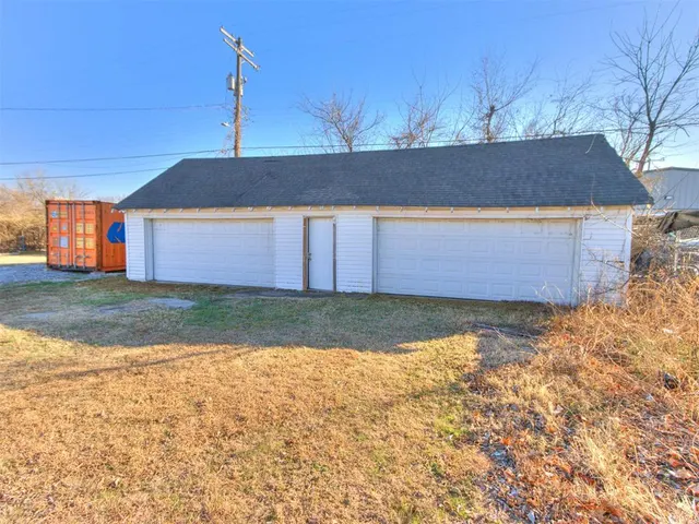 Photo 7 — 1628 Linwood Boulevard, Oklahoma City, OK 73106