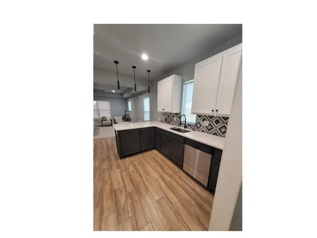 Photo 6 — 1615 NE 9th Street, Oklahoma City, OK 73117