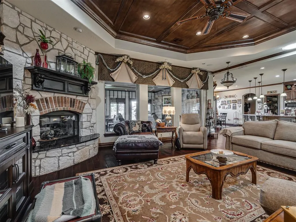 Photo 6 — 3301 Santa Rosa Court, Norman, OK 73071