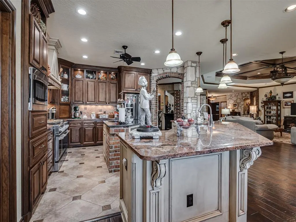 Photo 9 — 3301 Santa Rosa Court, Norman, OK 73071
