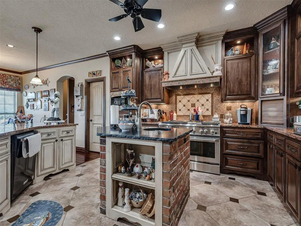 Photo 13 — 3301 Santa Rosa Court, Norman, OK 73071