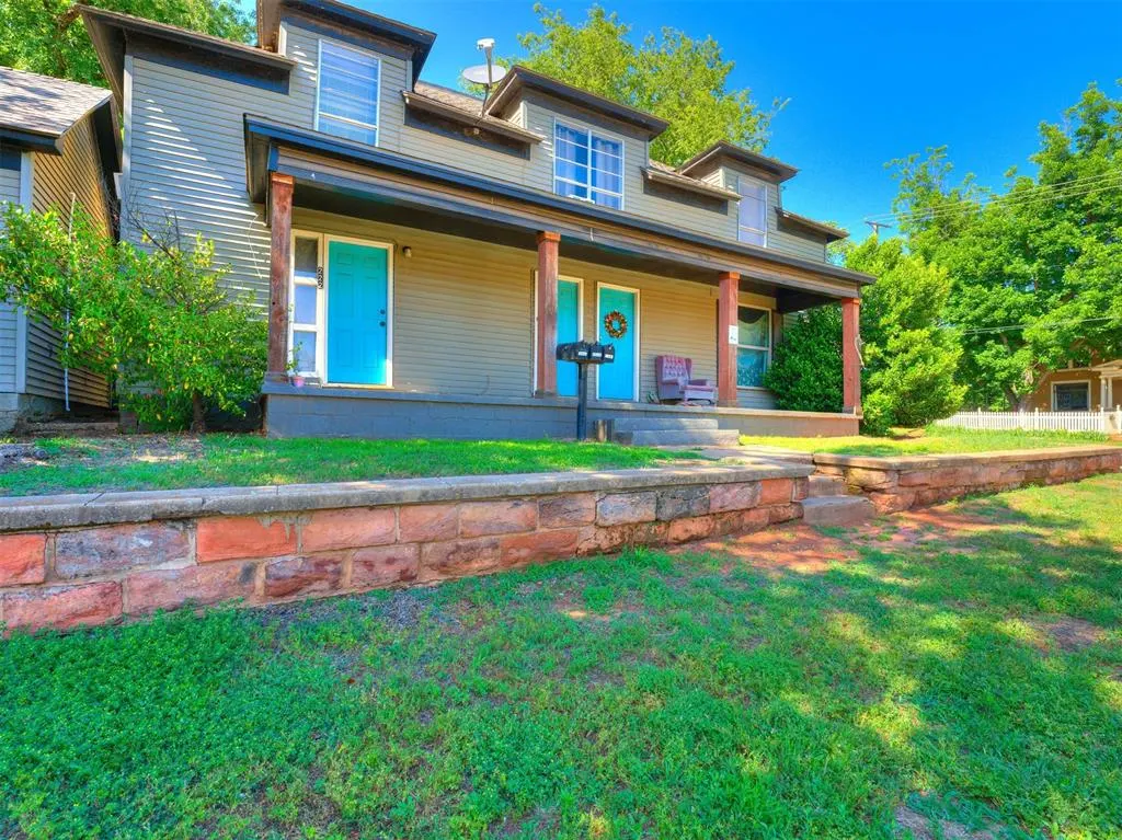 Photo 3 — 220 E Springer Avenue, Guthrie, OK 73044
