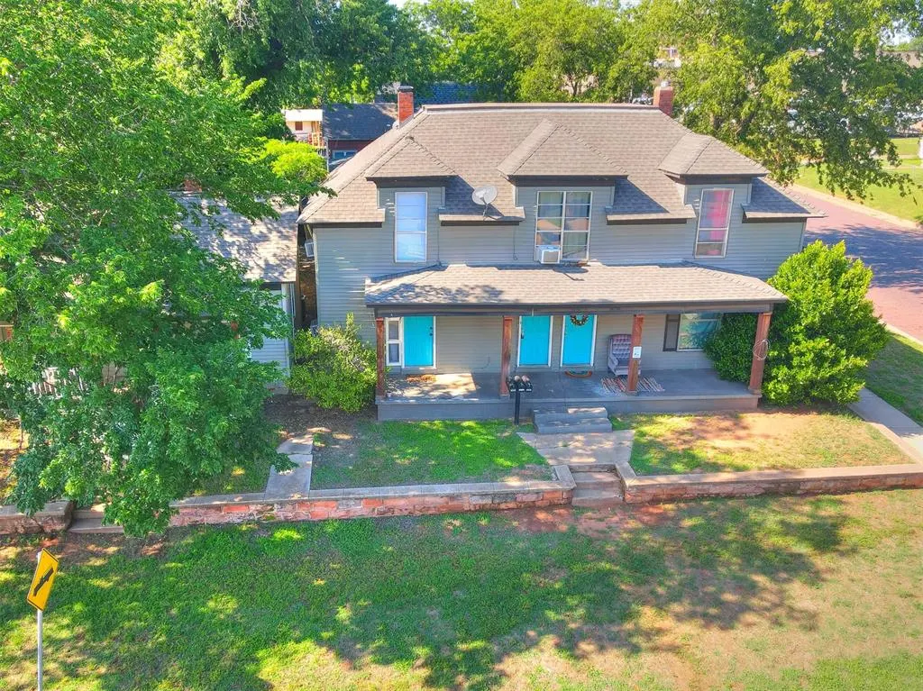 Photo 13 — 220 E Springer Avenue, Guthrie, OK 73044