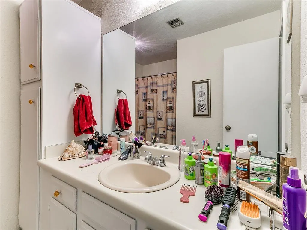 Photo 18 — 8105 NW 23rd Street, Oklahoma City, OK 73127