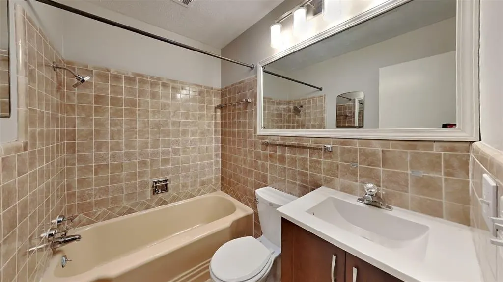 Photo 18 — 2820 Northampton Place, Oklahoma City, OK 73120