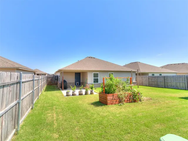 Photo 3 — 1817 Hannah Lane, Oklahoma City, OK 73127