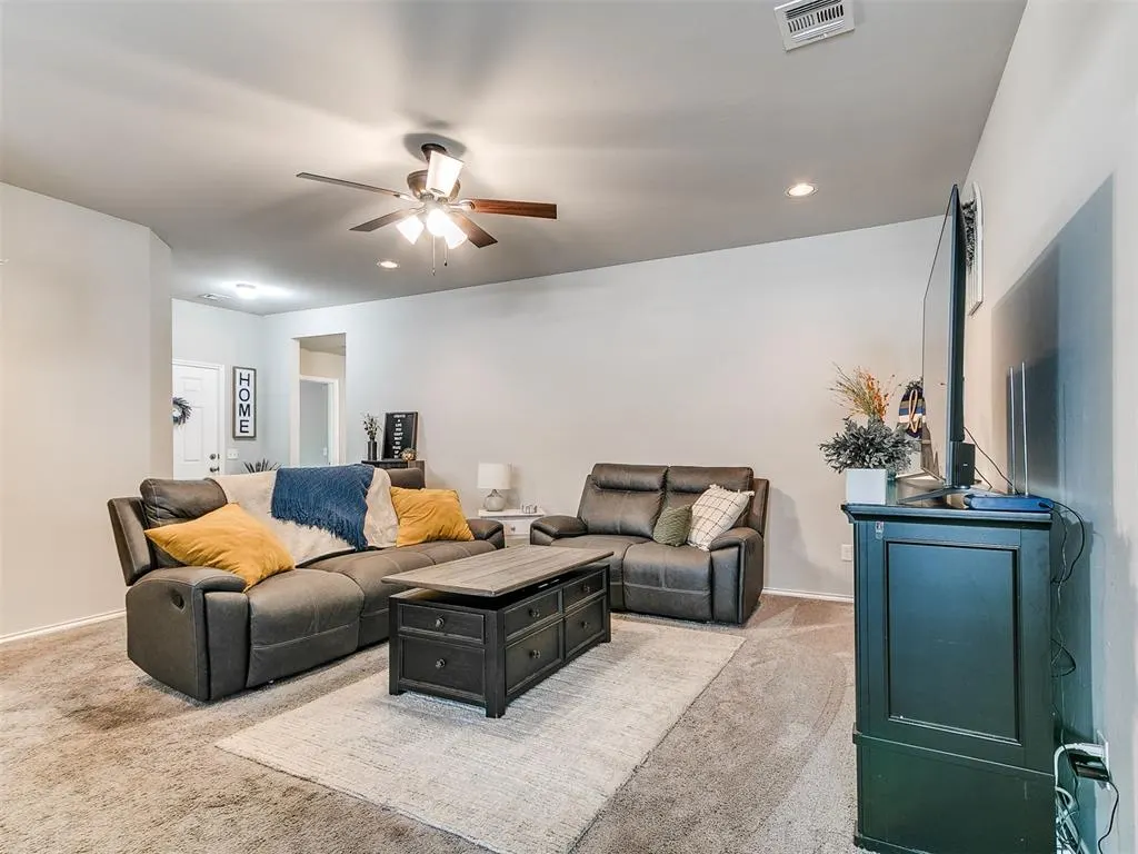 Photo 14 — 1817 Hannah Lane, Oklahoma City, OK 73127