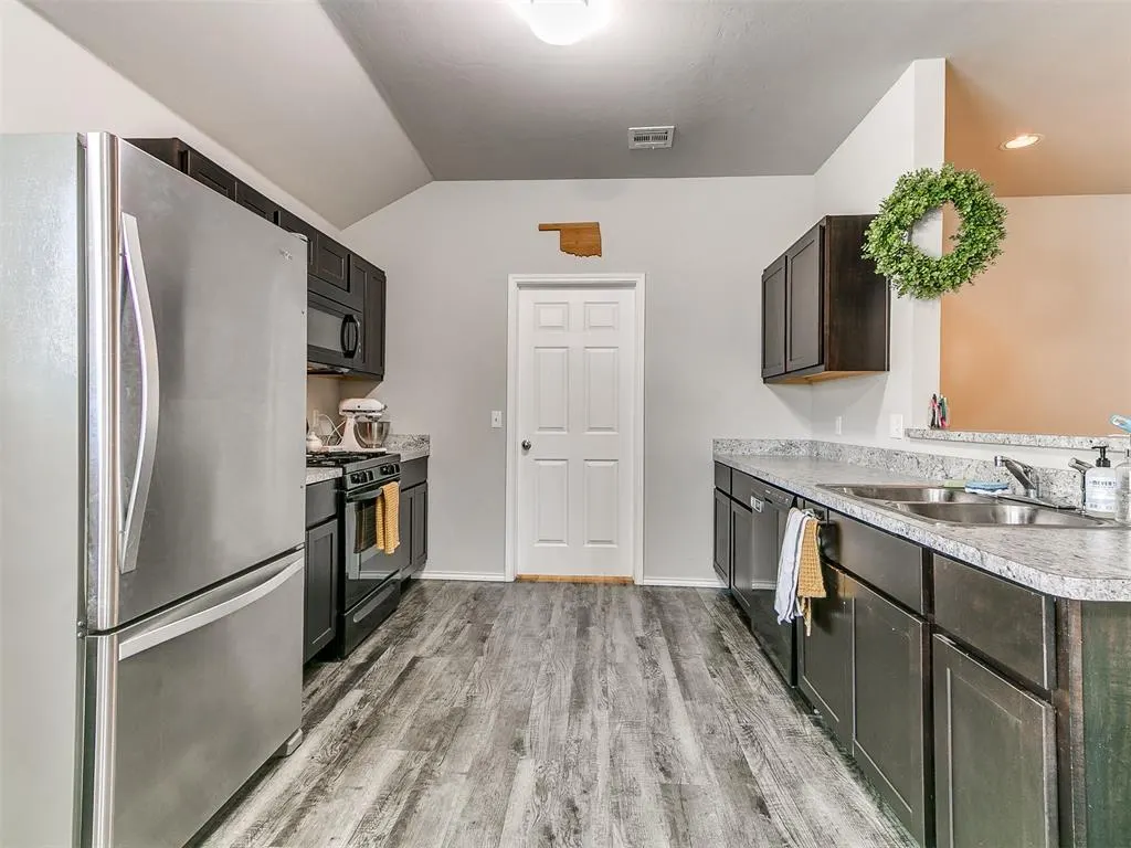 Photo 17 — 1817 Hannah Lane, Oklahoma City, OK 73127