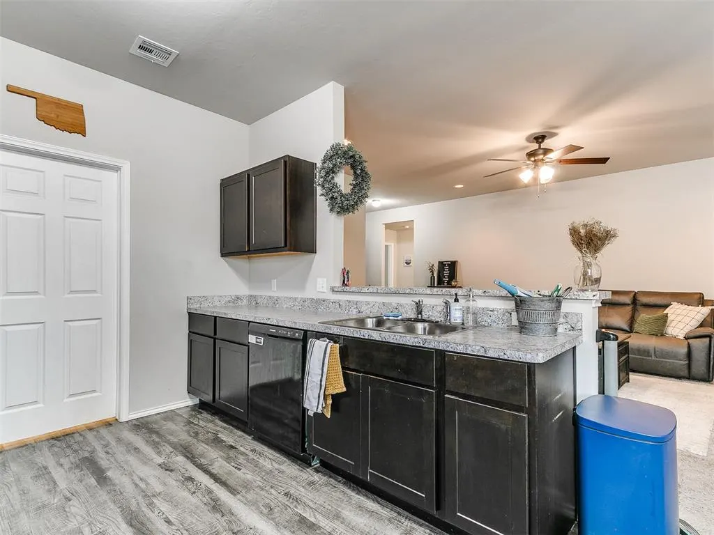 Photo 18 — 1817 Hannah Lane, Oklahoma City, OK 73127