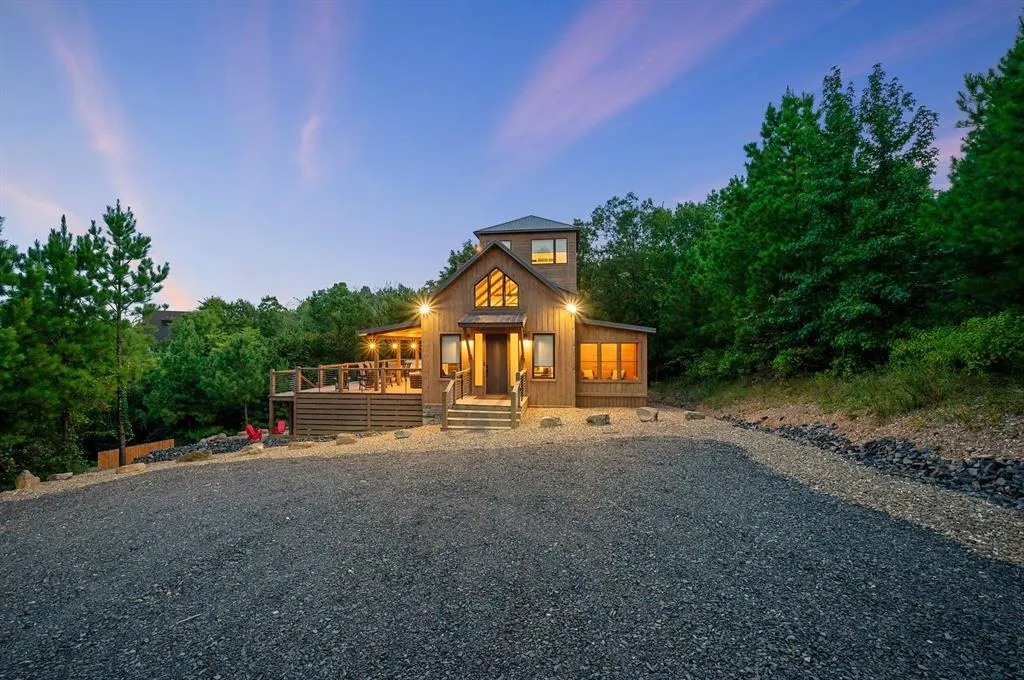 Photo 2 — 119 Gentry Oak Lane, Broken Bow, OK 74728