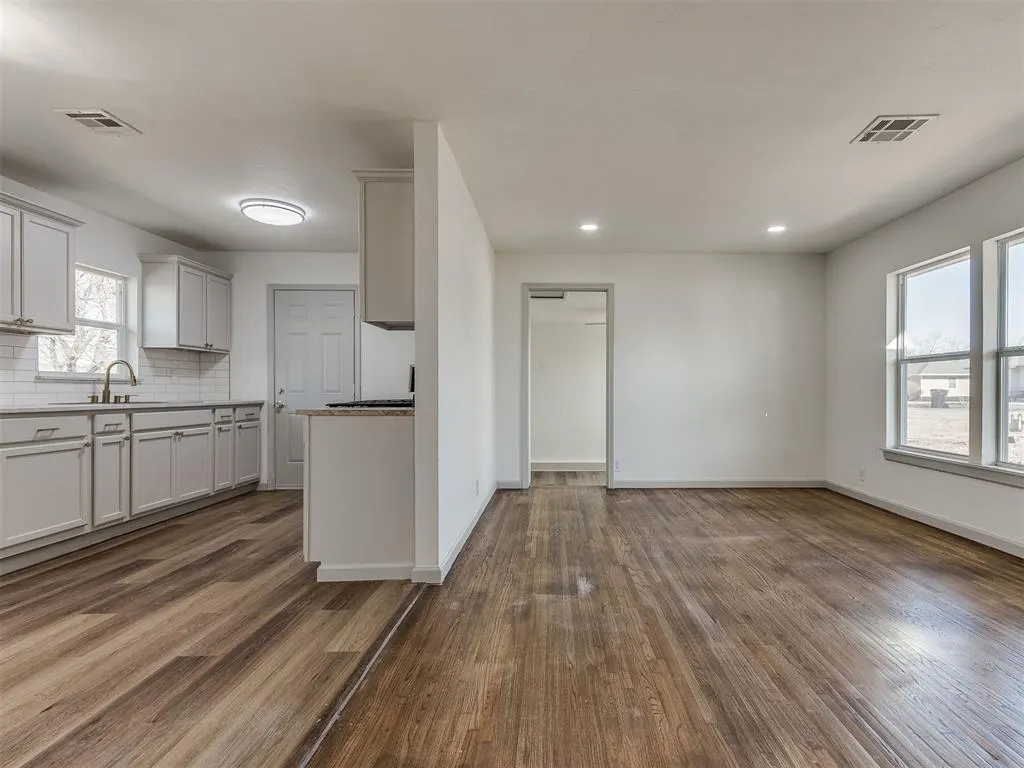 Photo 18 — 4117 N Sterling Avenue, Oklahoma City, OK 73122