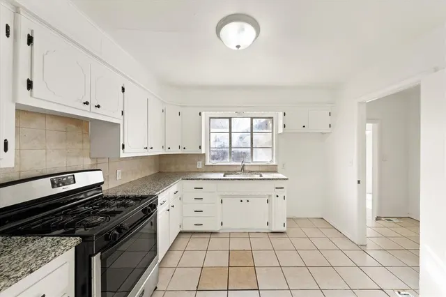 Photo 7 — 2516 NE 14th Street, Oklahoma City, OK 73117