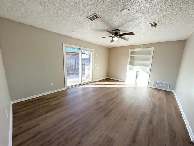 Photo 4 — 7440 NW 6th Street, Oklahoma City, OK 73127