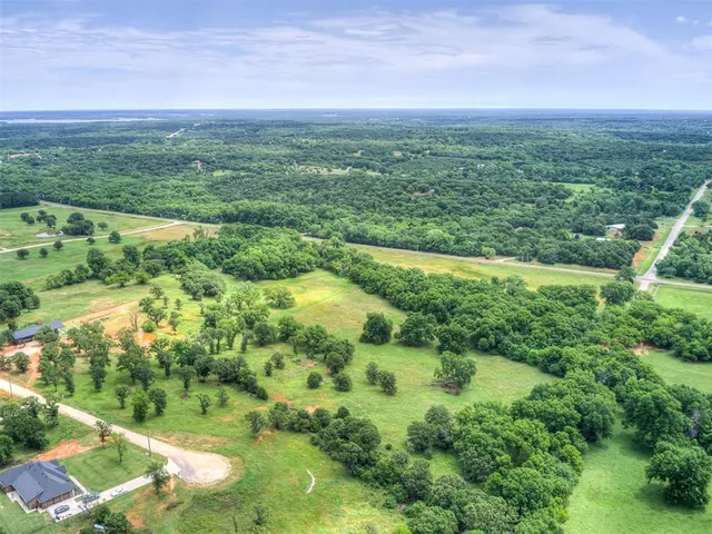Photo 3 — 3525 Claire Court, Norman, OK 73026