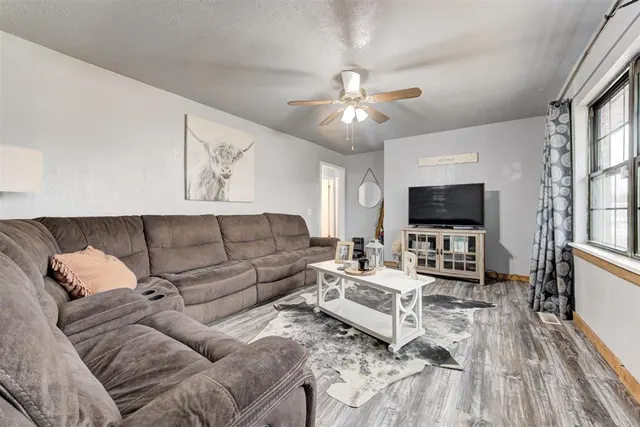 Photo 6 — 204 N Cherry Avenue, Union City, OK 73090