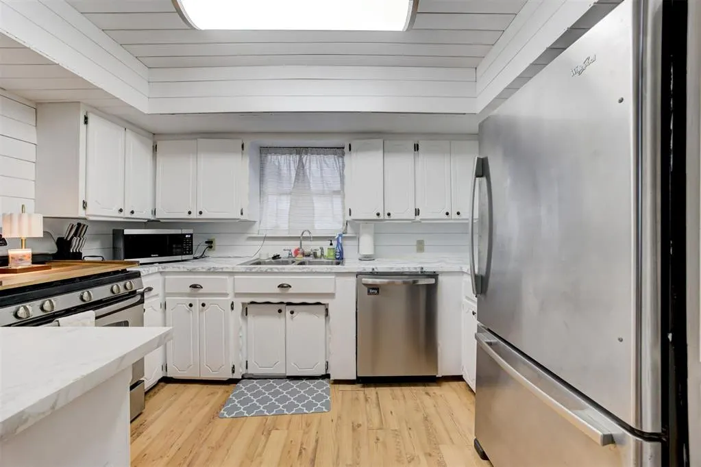 Photo 9 — 204 N Cherry Avenue, Union City, OK 73090