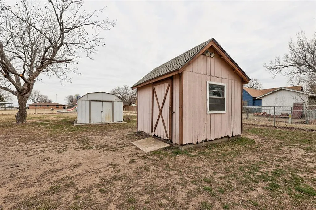 Photo 24 — 204 N Cherry Avenue, Union City, OK 73090