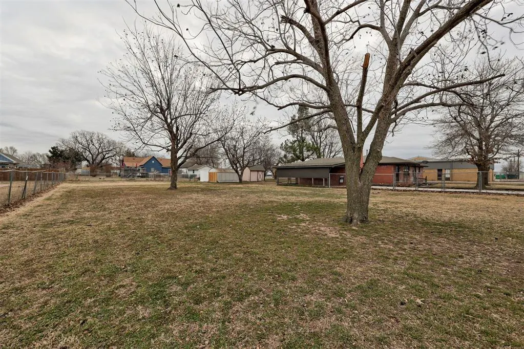 Photo 27 — 204 N Cherry Avenue, Union City, OK 73090