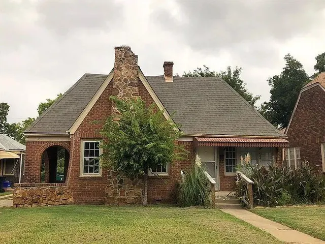 Front exterior — 2541 NW 11th Street 2, Oklahoma City, OK 73107