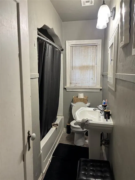 Photo 9 — 2541 NW 11th Street 2, Oklahoma City, OK 73107