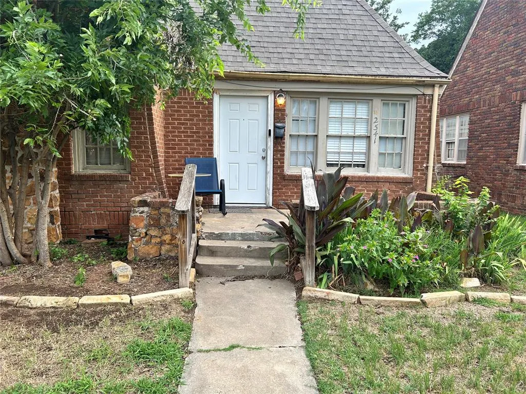 Photo 3 — 2541 NW 11th Street 2, Oklahoma City, OK 73107