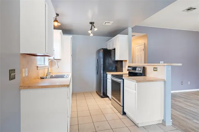 Photo 5 — 14048 NE 4th Street, Choctaw, OK 73020