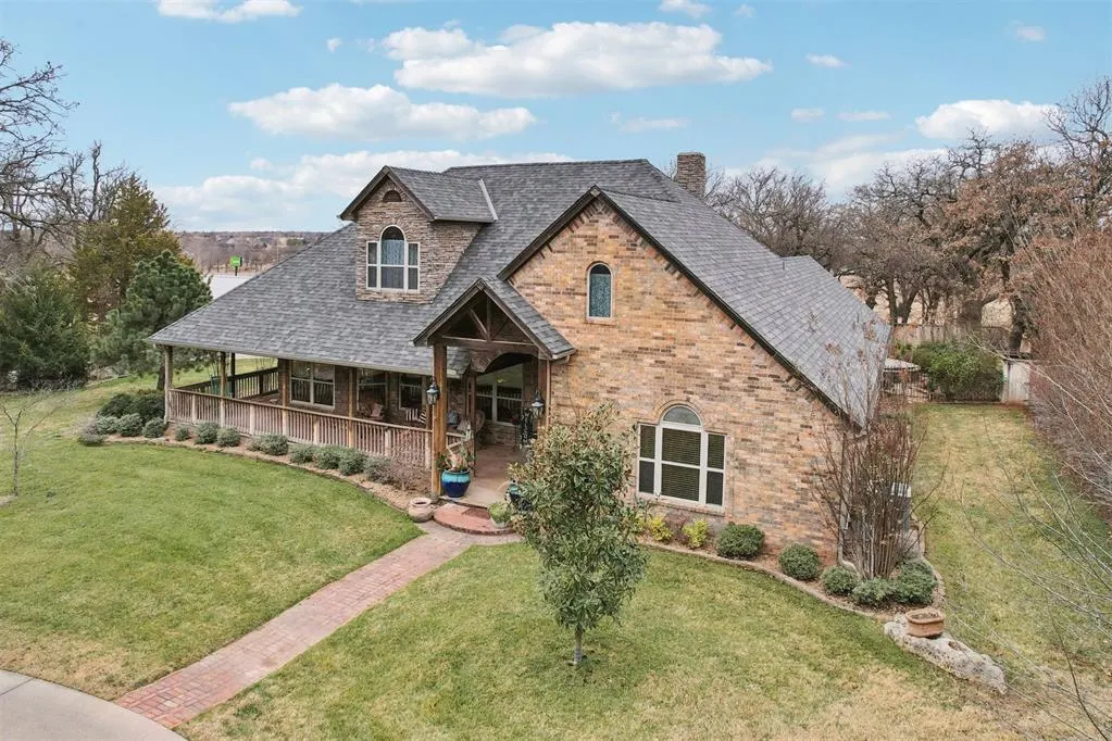 Photo 4 — 1301 Red Oak Lane, Blanchard, OK 73010