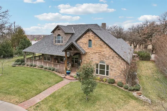 Photo 4 — 1301 Red Oak Lane, Blanchard, OK 73010