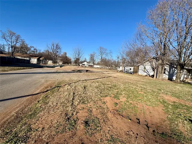 Front exterior — 1728 W Idaho Avenue, Chickasha, OK 73018