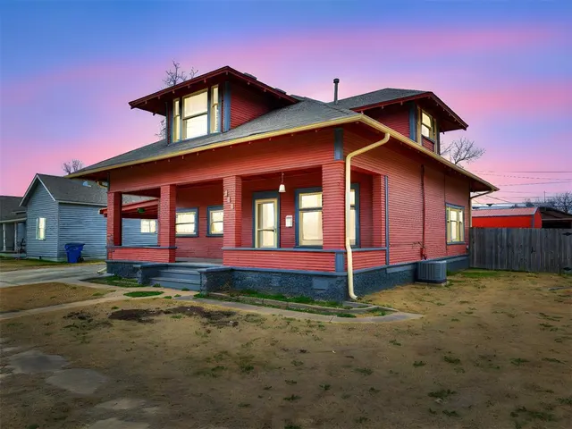 Front exterior — 424 W 7th Street, Stroud, OK 74079
