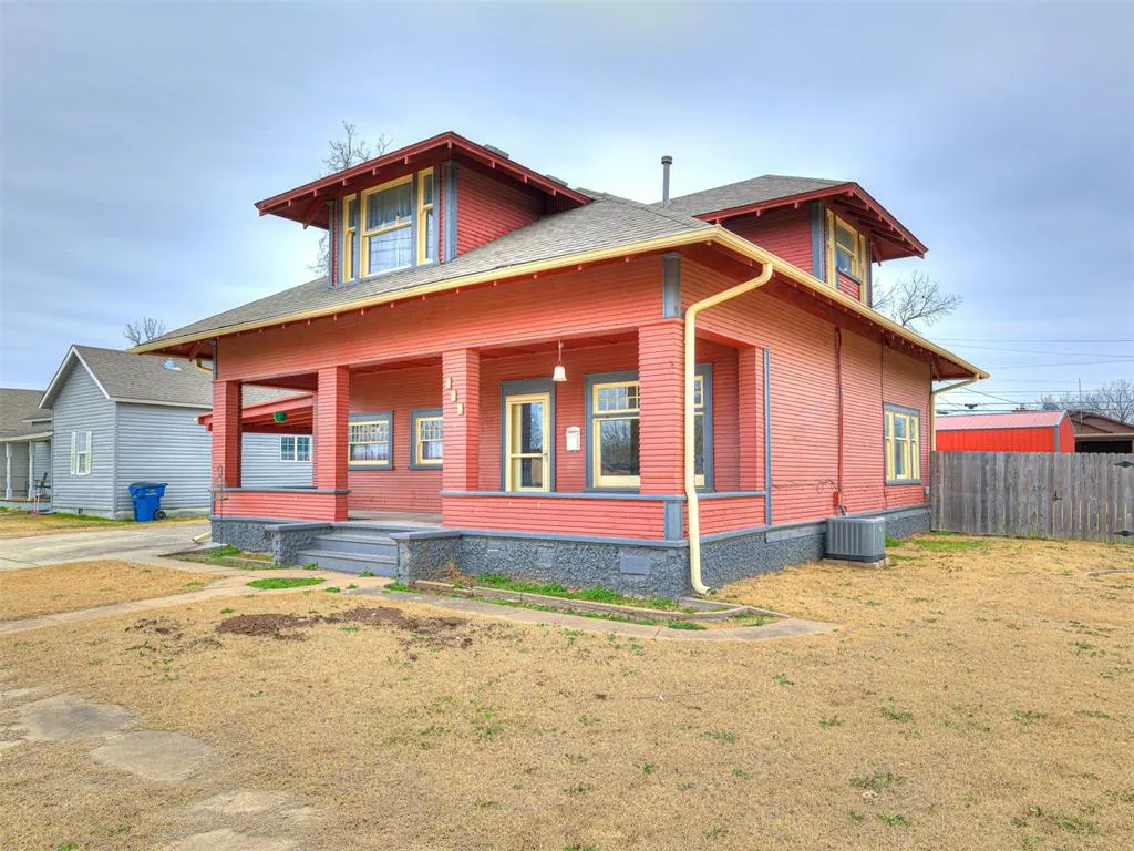 Photo 2 — 424 W 7th Street, Stroud, OK 74079