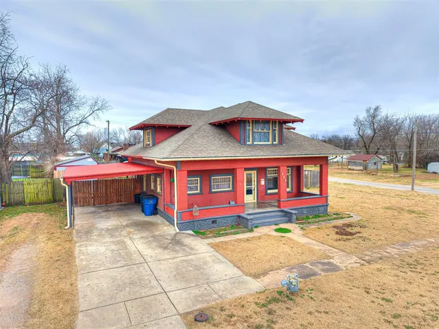 Photo 4 — 424 W 7th Street, Stroud, OK 74079
