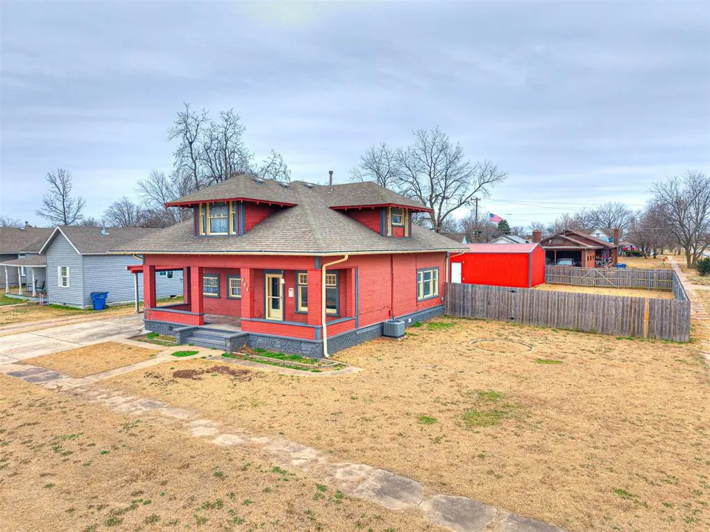 Photo 5 — 424 W 7th Street, Stroud, OK 74079