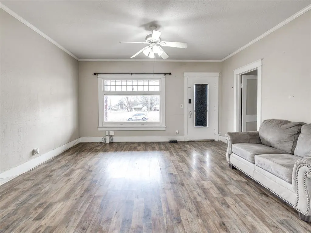 Photo 11 — 424 W 7th Street, Stroud, OK 74079
