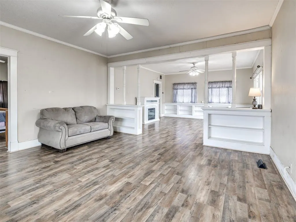 Photo 13 — 424 W 7th Street, Stroud, OK 74079
