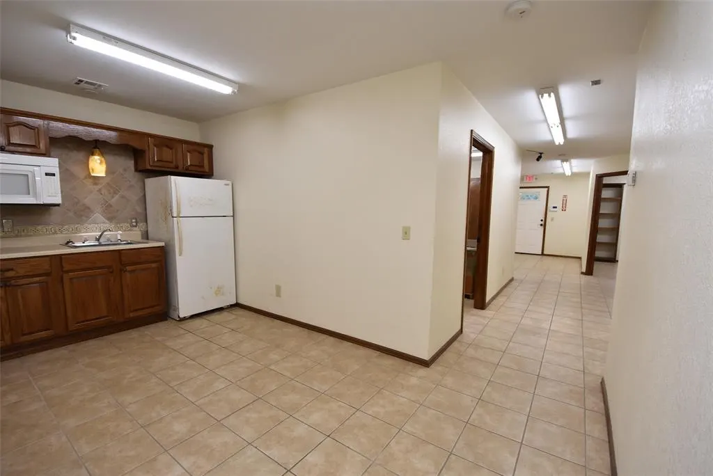 Photo 15 — 701 W Broadway Avenue, Seminole, OK 74868