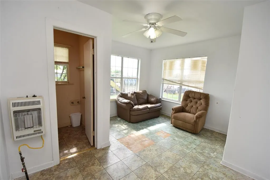 Photo 42 — 701 W Broadway Avenue, Seminole, OK 74868