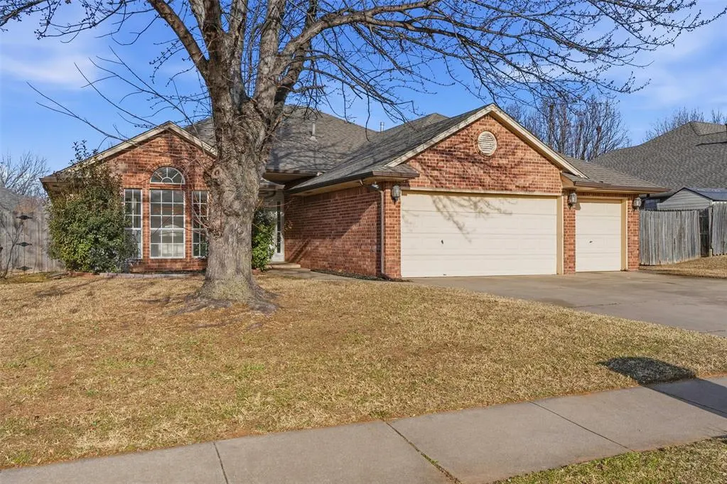 Photo 2 — 1701 Craig Boulevard, Edmond, OK 73003