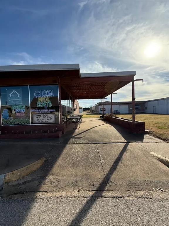 Photo 5 — 518 W Main Street, Stroud, OK 74079