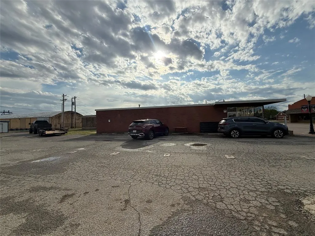 Photo 21 — 518 W Main Street, Stroud, OK 74079