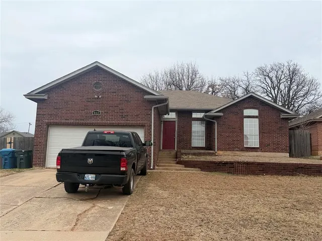 Photo 2 — 912 Willis Way, Edmond, OK 73034