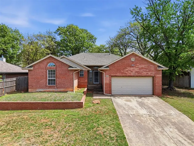 Front exterior — 908 Willis Way, Edmond, OK 73034