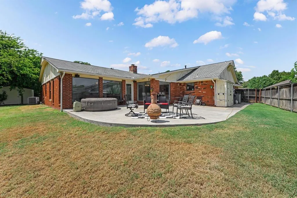 Photo 2 — 8208 NW 114th Street, Oklahoma City, OK 73162