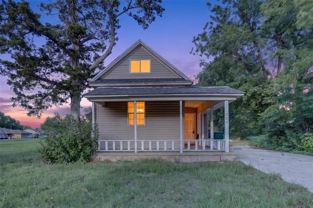 Front exterior — 720 N Boulevard Street, Edmond, OK 73034
