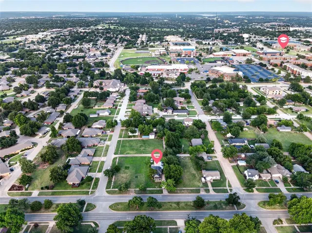 Photo 3 — 720 N Boulevard Street, Edmond, OK 73034