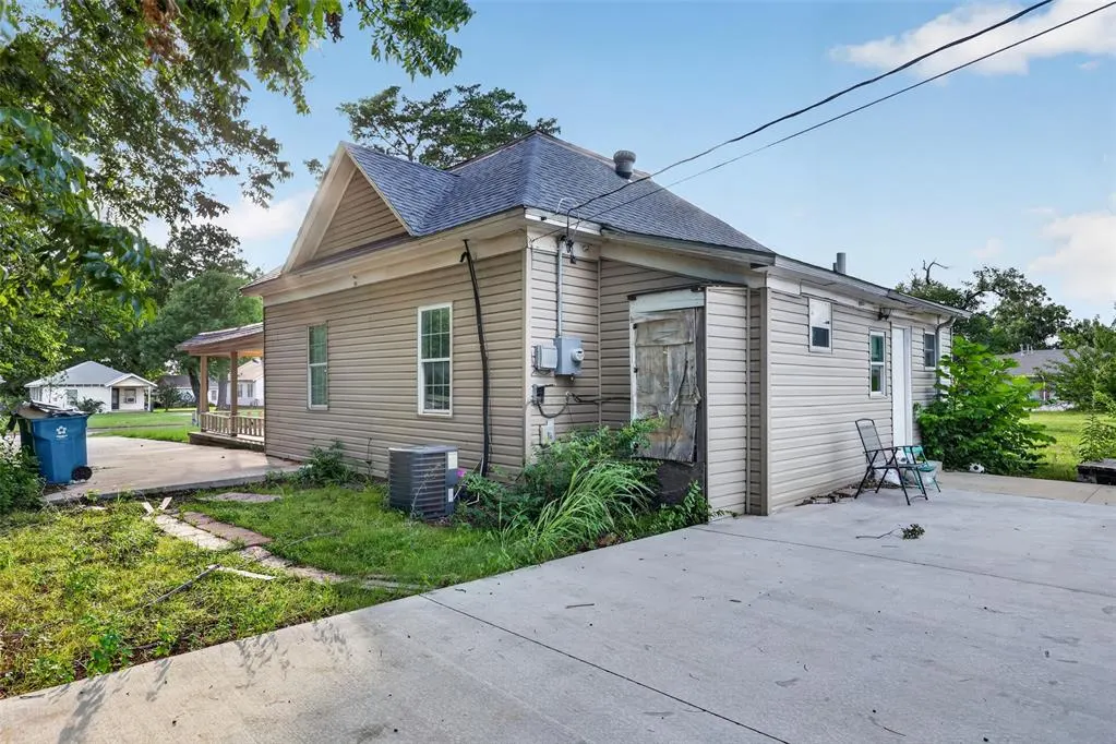 Photo 5 — 720 N Boulevard Street, Edmond, OK 73034