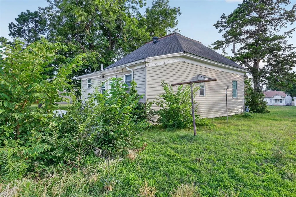 Photo 8 — 720 N Boulevard Street, Edmond, OK 73034