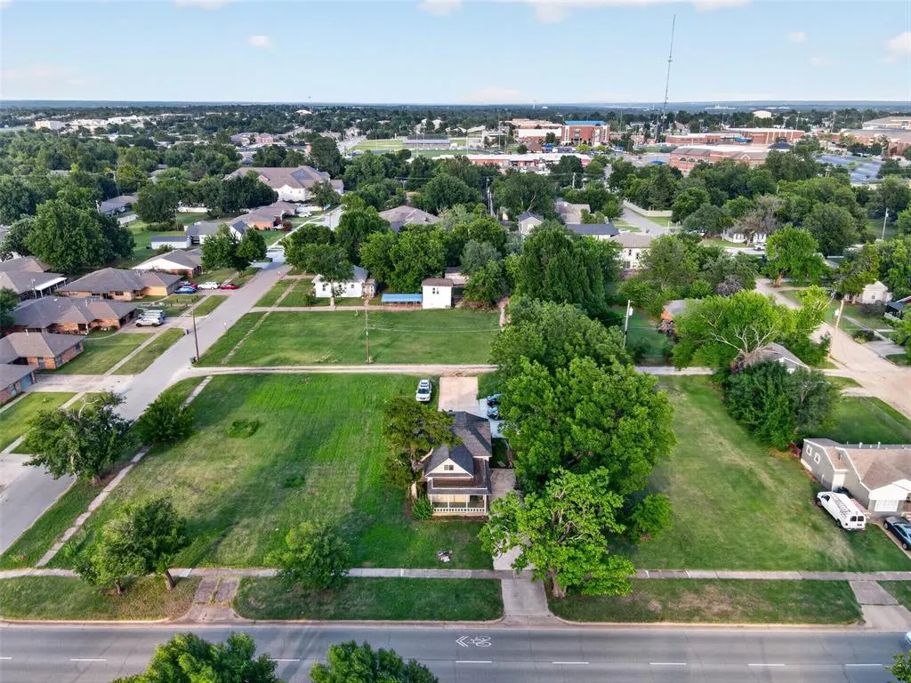 Photo 12 — 720 N Boulevard Street, Edmond, OK 73034