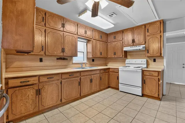 Photo 5 — 720 N Boulevard Street, Edmond, OK 73034